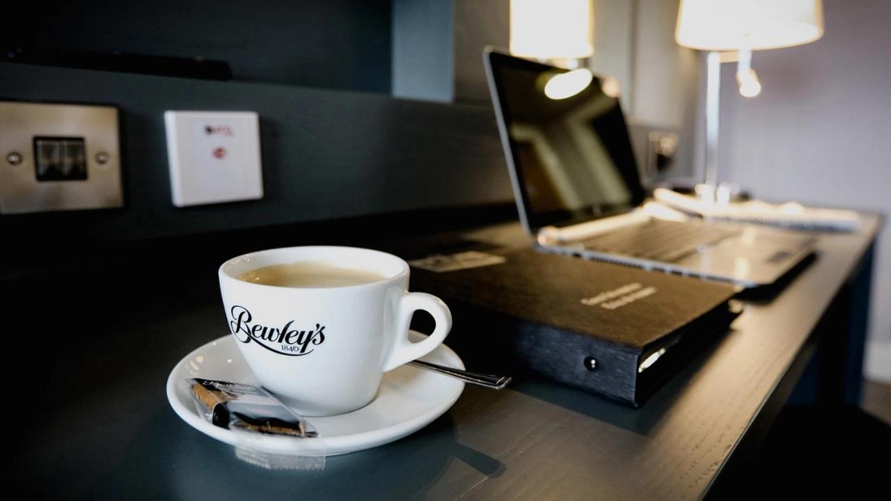 Claregalway Hotel Екстериор снимка