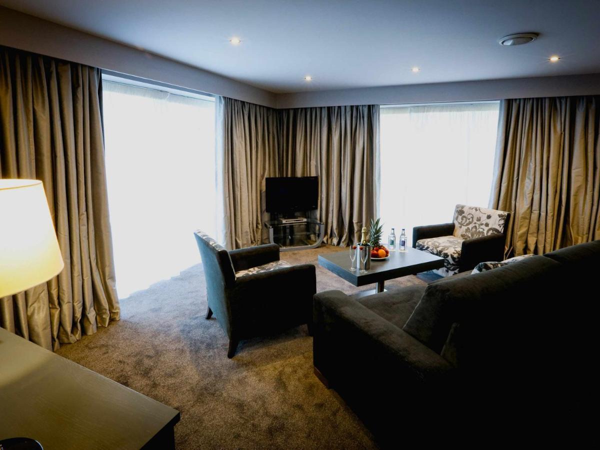 Claregalway Hotel Екстериор снимка