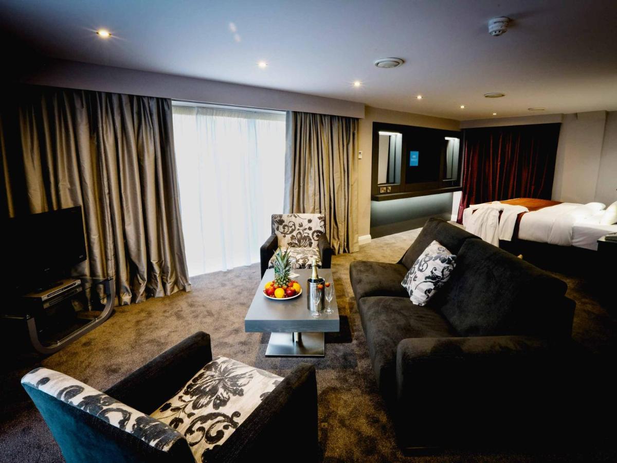 Claregalway Hotel Екстериор снимка