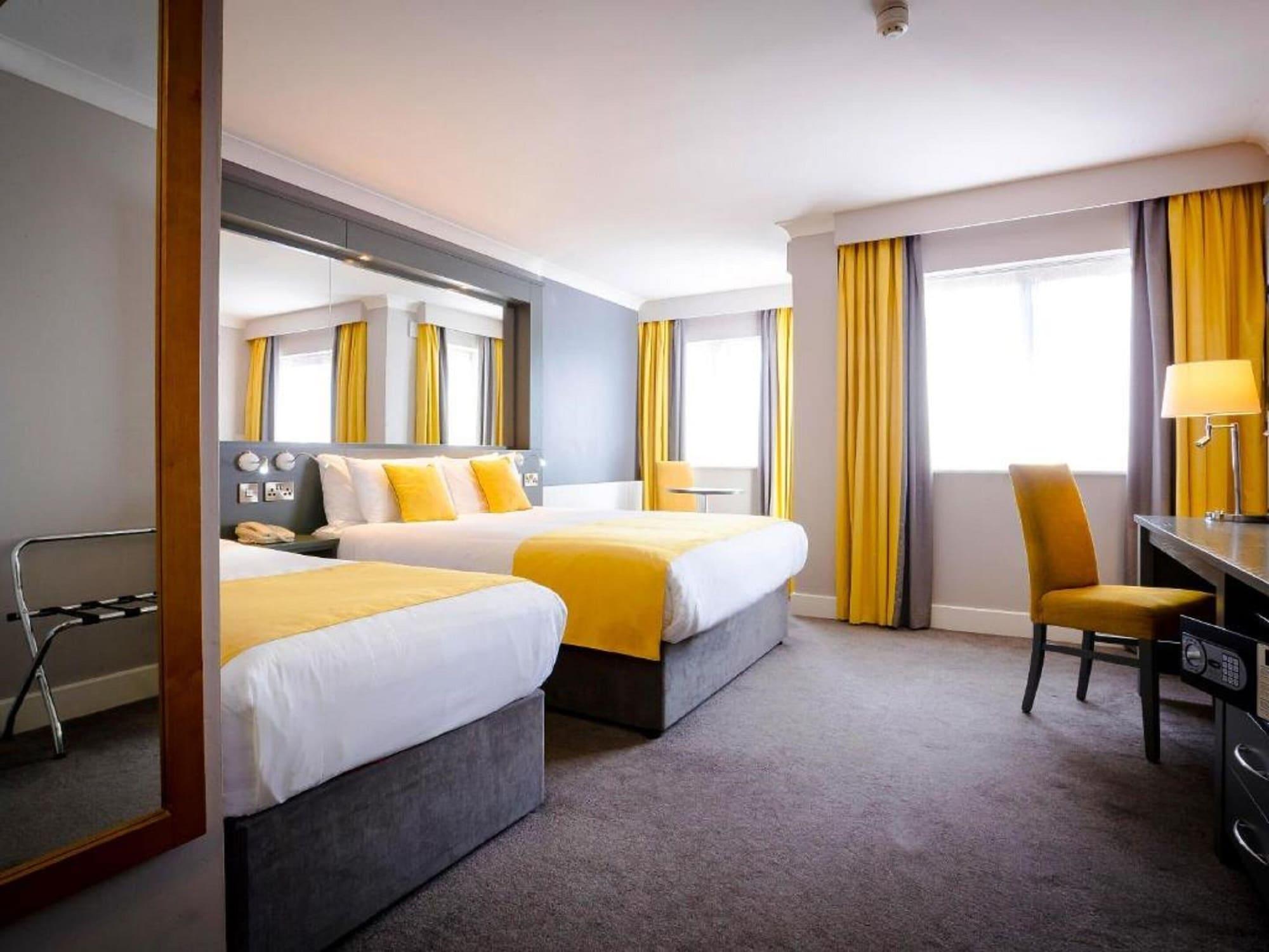 Claregalway Hotel Екстериор снимка
